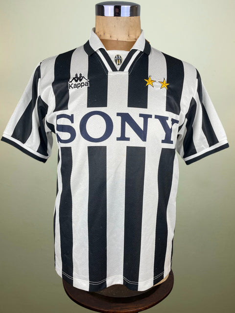 Store Shirt • Juventus • 1996 • Kappa • Christian Vieri • Size S • Player Spec