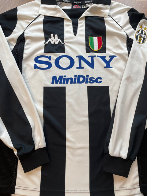 Store Shirt • Juventus • 1997 • Kappa • Home • Size M