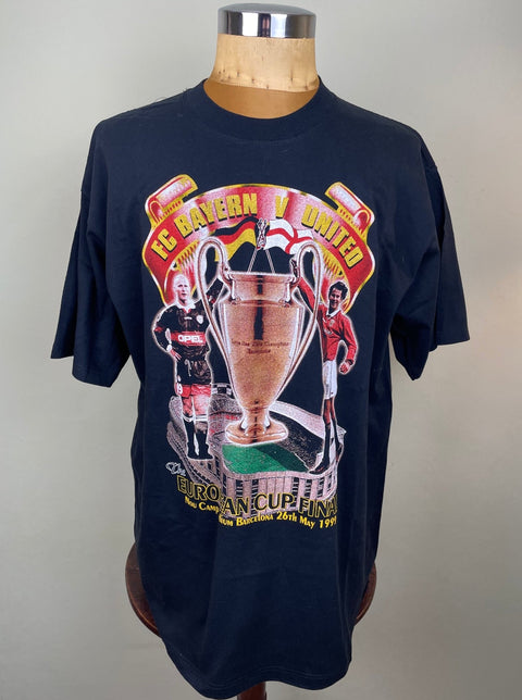 T-Shirt • 1999 • Champions League • Manchester United vs Bayern Munich • Bootleg T-Shirt - Calcio 90