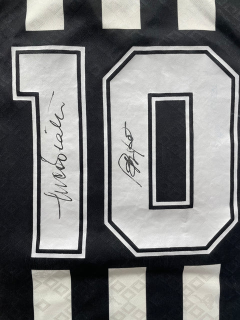 Store Shirt • Juventus • 1993 • Kappa • Home • #10 • Size L • Signed by Baggio, Vialli and Trapattoni