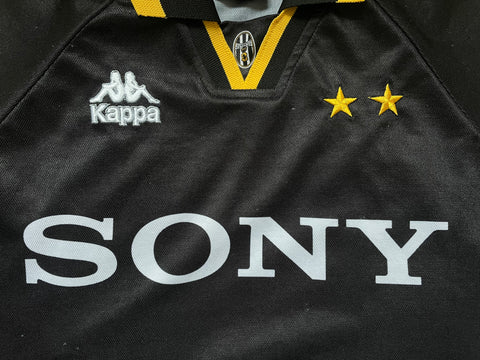 Store Shirt • Juventus • 1996 • Kappa • Size M
