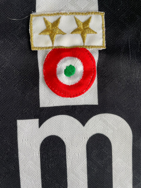Store Shirt • Juventus • 1991 • Kappa • Size M
