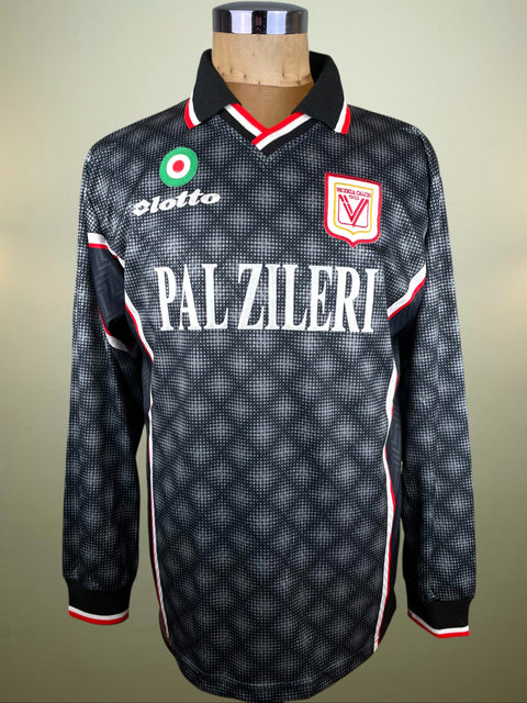 Black Vicenza jersey with Lotto branding and Pal Zileri Sponsor on a neutral background