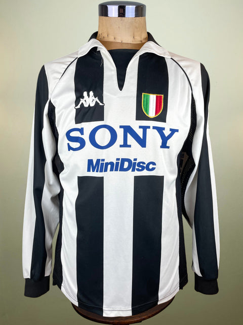 Store Shirt • Juventus • 1997 • Kappa • Home • Size M