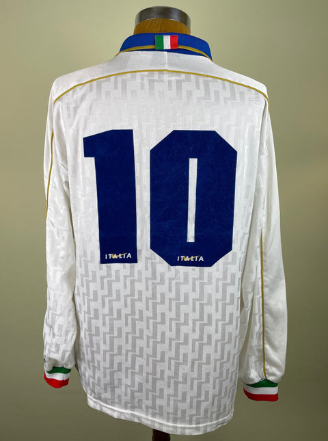Match Shirt • National • Italia • 1995 • Nike • Away • #10 • Gianfranco Zola • vs Ukraine • Euro 96 Qualifiers