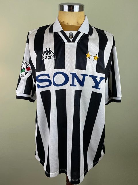 Match Shirt • Club • Juventus • 1996 • Kappa • Home • 14 • Didier Deschamps • Match Worn • Signed - Calcio 90