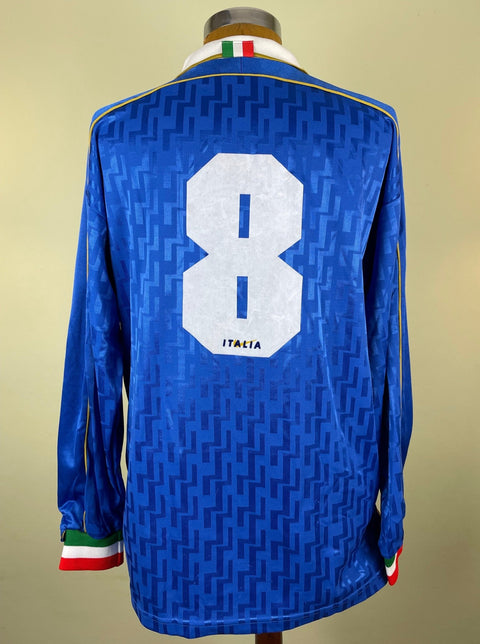 Match Shirt • National • Italia • 1995 • Nike • Home • 8 • Demetrio Albertini • vs Lithuania • Euro 96 Qualifiers - Calcio 90