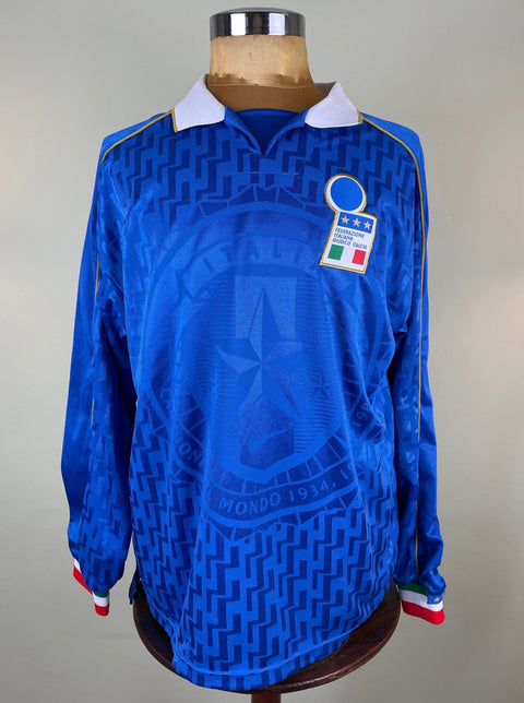 Match Shirt • National • Italia • 1995 • Nike • Home • 4 • Demetrio Albertini • vs Estonia • Euro 96 Qualifiers - Calcio 90