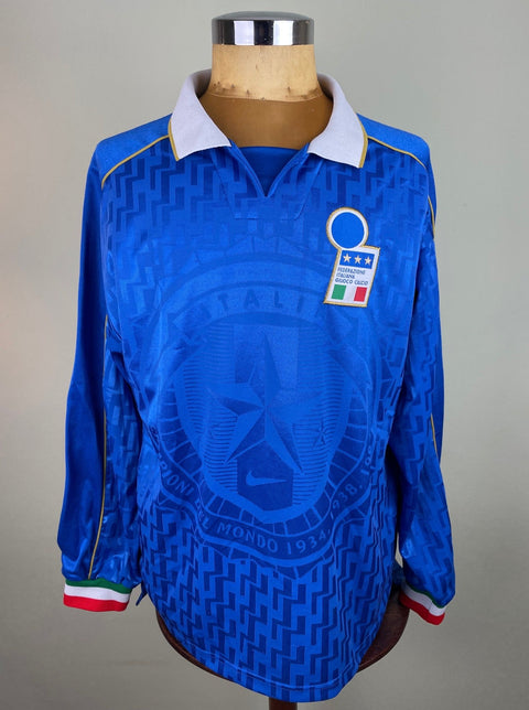 Match Shirt • National • Italia • 1995 • Nike • Home • 10 • Gianfranco Zola • vs Ukraine • Euro 96 Qualifiers - Calcio 90