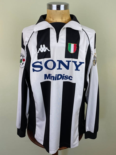 Match Shirt • Club • Juventus • 1997 • Kappa • Home • 9 • Filippo Inzaghi • vs Bari - Calcio 90