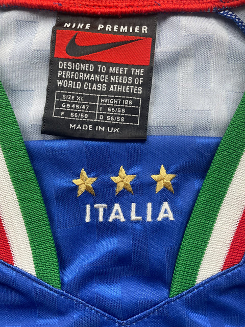 Player Issue Training • Italia • 1995 • Nike Training Top • Size XL • Signed by Sandro Cois 