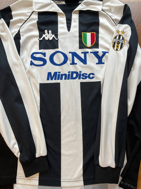 Store Shirt • Juventus • 1997 • Kappa • Home • Size M 