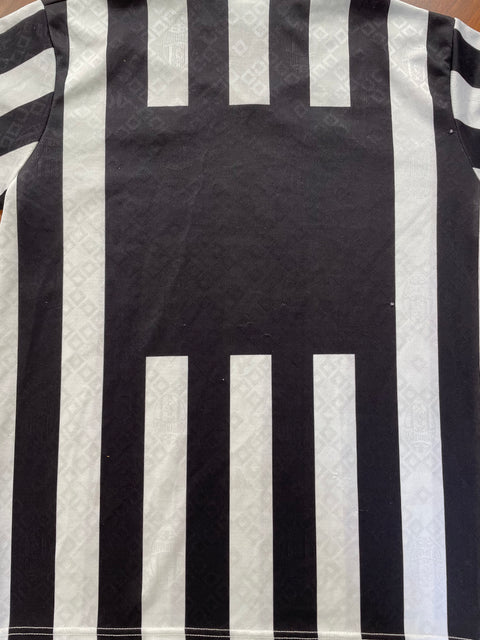 Store Shirt • Juventus • 1989 • Kappa • Home • Size XL • Signed by Roberto Baggio 