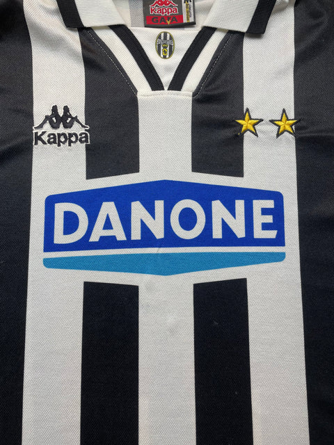 Store Shirt • Juventus • 1994 • Kappa • Home • Size M