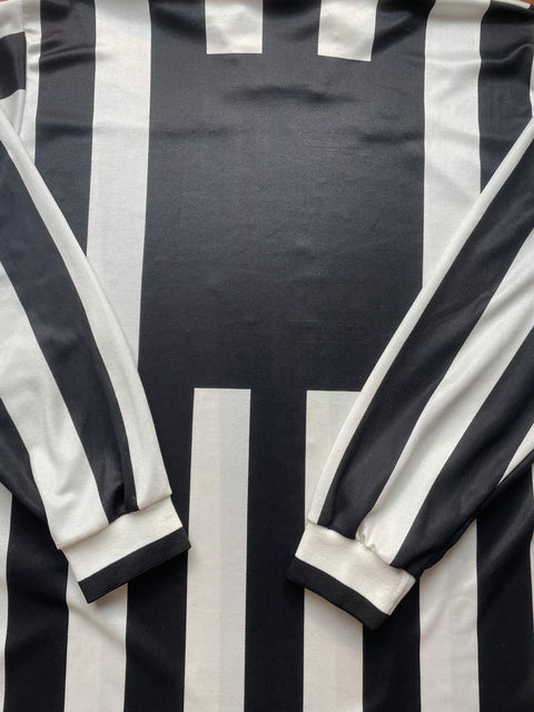 Store Shirt • Juventus • 1994 • Kappa • Home • Size M