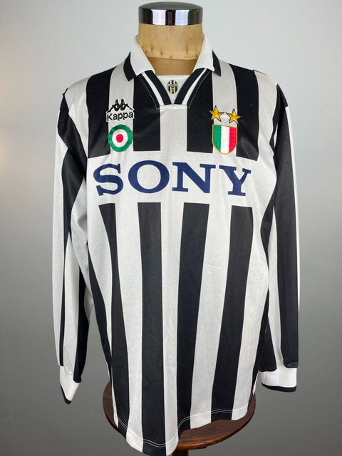 Match worn 1995-96 Juventus long sleeve home jersey with the scudetto and coppa italia crests on the shirt, a Sony sponsor and made by Kappa