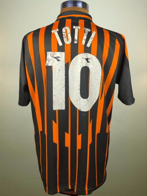 Black AS Roma 1997/98 third shirt, short sleeves, Totti 10 in white plastic across the back. Match-worn by Francesco Totti.