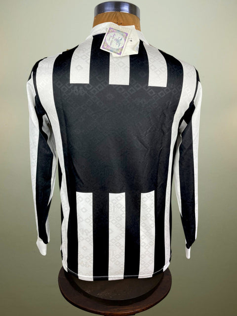 Store Shirt • Juventus • 1991 • Kappa • Size M • Full Kit • BNWT - Calcio 90